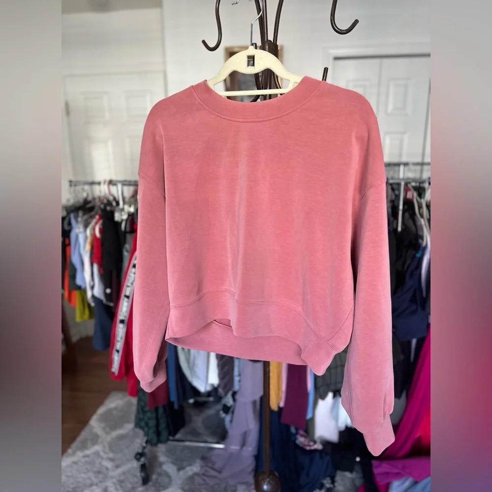 Lululemon Perfectly Oversized Cropped Crew *Softstreme
Brier Rose size 6 - Picture 5 of 9